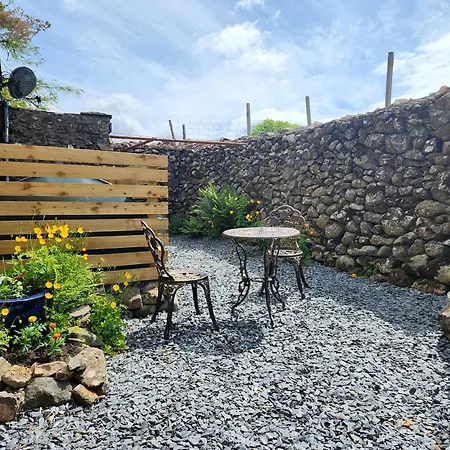 1 Bed In 95105 Feriehus *