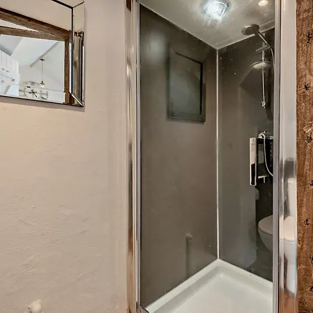 1 Bed In 95105 Eskdale