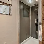 1 Bed In 95105
